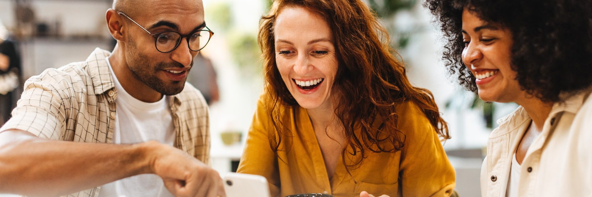 Klant brengt klant aan door digitaal formulier in te vullen vanaf mobiele telefoon.